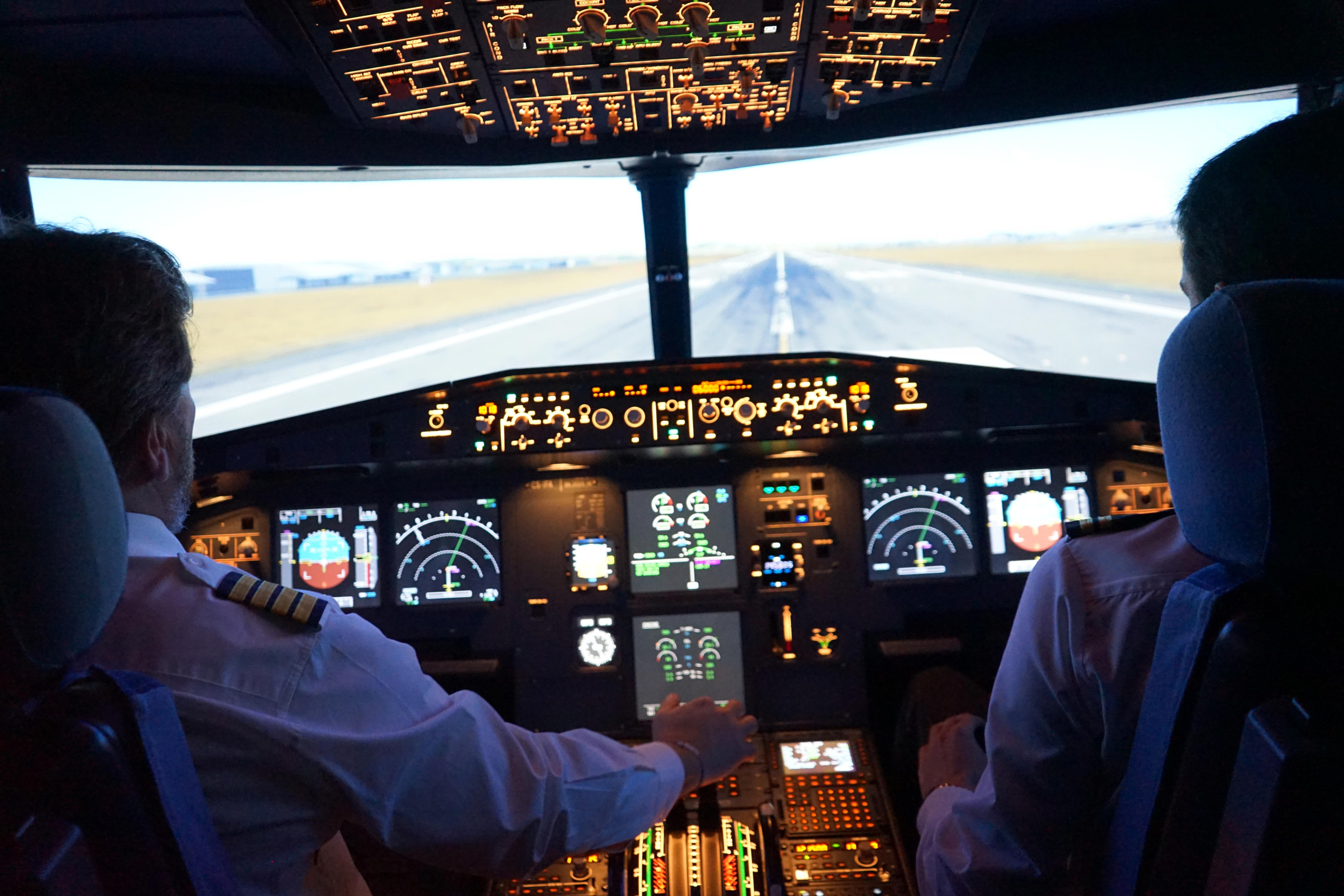 APS MCC - Airline Pilot Standards Multi-Crew Cooperation Course 53 pilot career