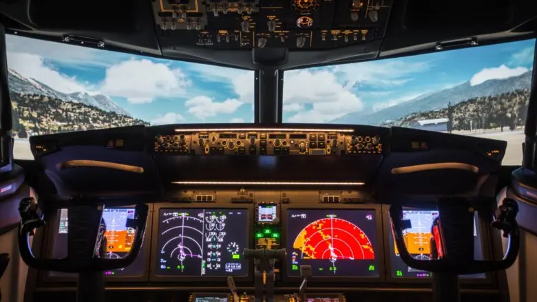B737 MAX simulator 1 - 4 Simuladores de Voo Avançados: A Única Frota do Tipo em Portugal